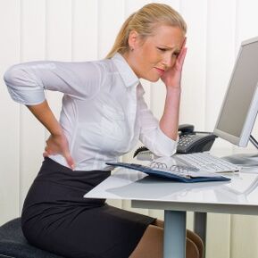 lumbar osteochondrosis n'oge ọrụ ịnọ naanị ya